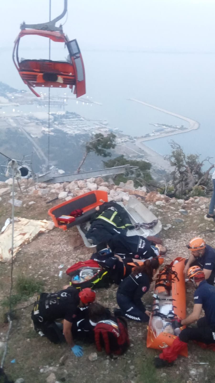Antalya'da teleferik kabini düştü! Ölü ve yaralılar var 11