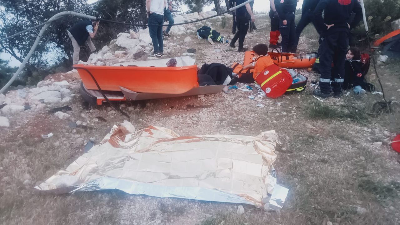 Antalya'da teleferik kabini düştü! Ölü ve yaralılar var 14