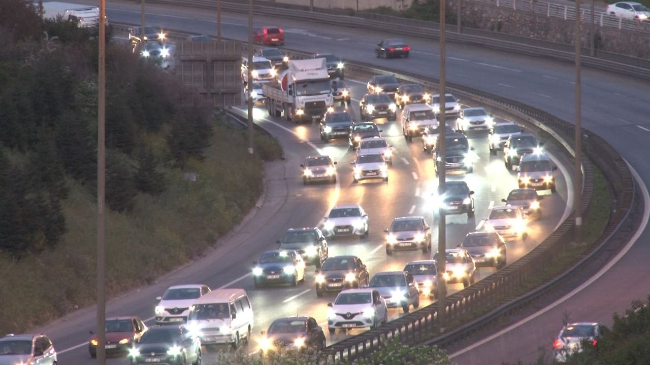 Kocaeli ve Bolu'da bayram trafiği yoğunluğu! İşte trafik durumu 5
