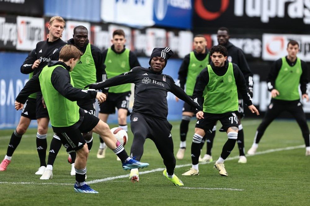 Hasan Arat çıldırdı, yumruğu masaya vurdu ve kararını verdi: 25 milyon euroluk ayrılık! Beşiktaş'ta takımın yarısının gözünün yaşına bakılmadan gönderilecek 4