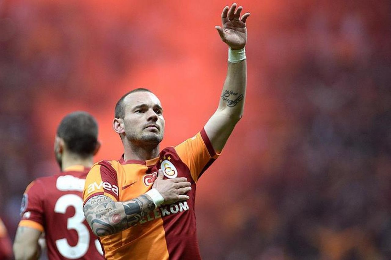 Ve Galatasaray yeni Wesley Sneijder’ını buldu! İspanyollar resmen duyurdu: Okan Buruk onay verdi, yönetim yıldız oyuncunun menajeriyle görüştü! Bitti bu iş… 4