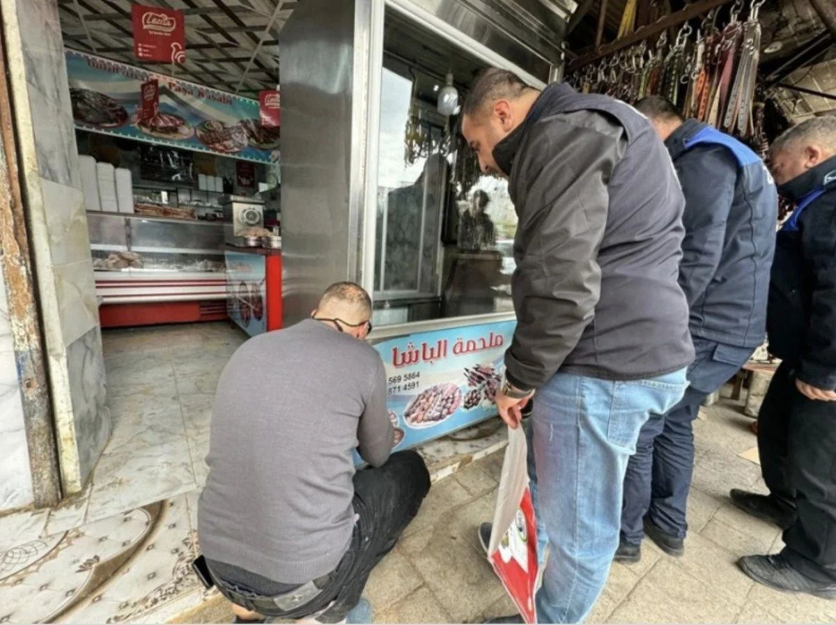 AK Parti'den CHP'ye geçen Kilis Belediyesi'nin ilk icraatı Arapça tabelaların sökülmesi! Sosyal medyada tepki çekti... 4