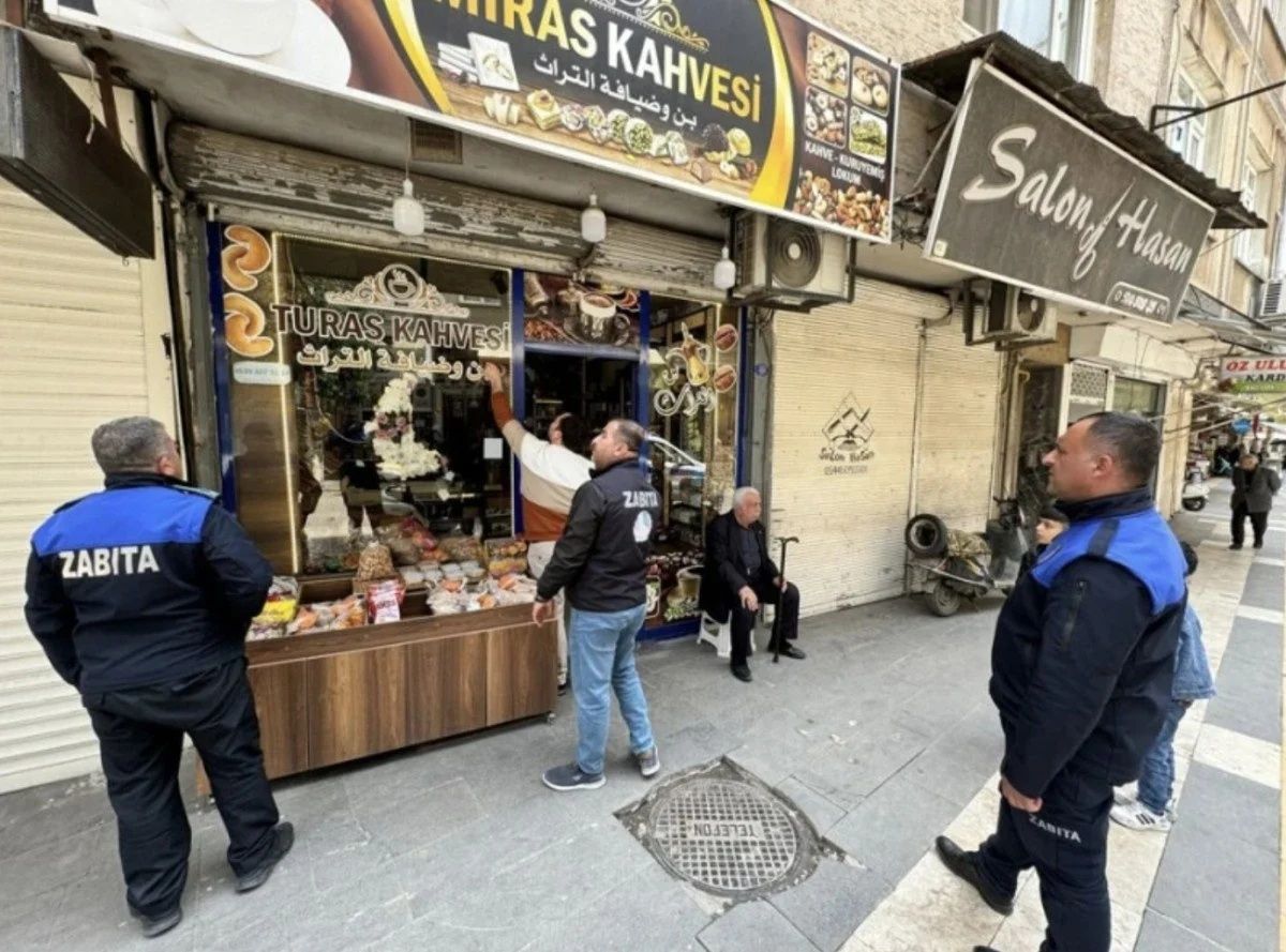 AK Parti'den CHP'ye geçen Kilis Belediyesi'nin ilk icraatı Arapça tabelaların sökülmesi! Sosyal medyada tepki çekti... 1