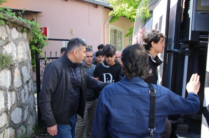 Düzensiz göçmenler geri iade merkezinden kaçtı! 2