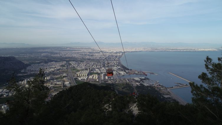 Antalya'daki teleferik kazasının enkazı havadan görüntülendi 5
