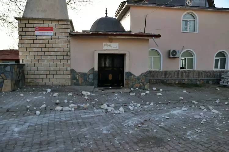 Tokat depreminde kırılan fay hattı herkesi dehşete düşürdü: Yer patlamış gibi hissettim! 13