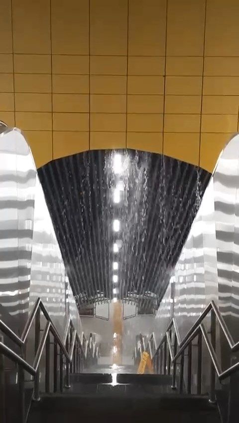 Yenibosna Metro İstasyonu'nu su bastı 1