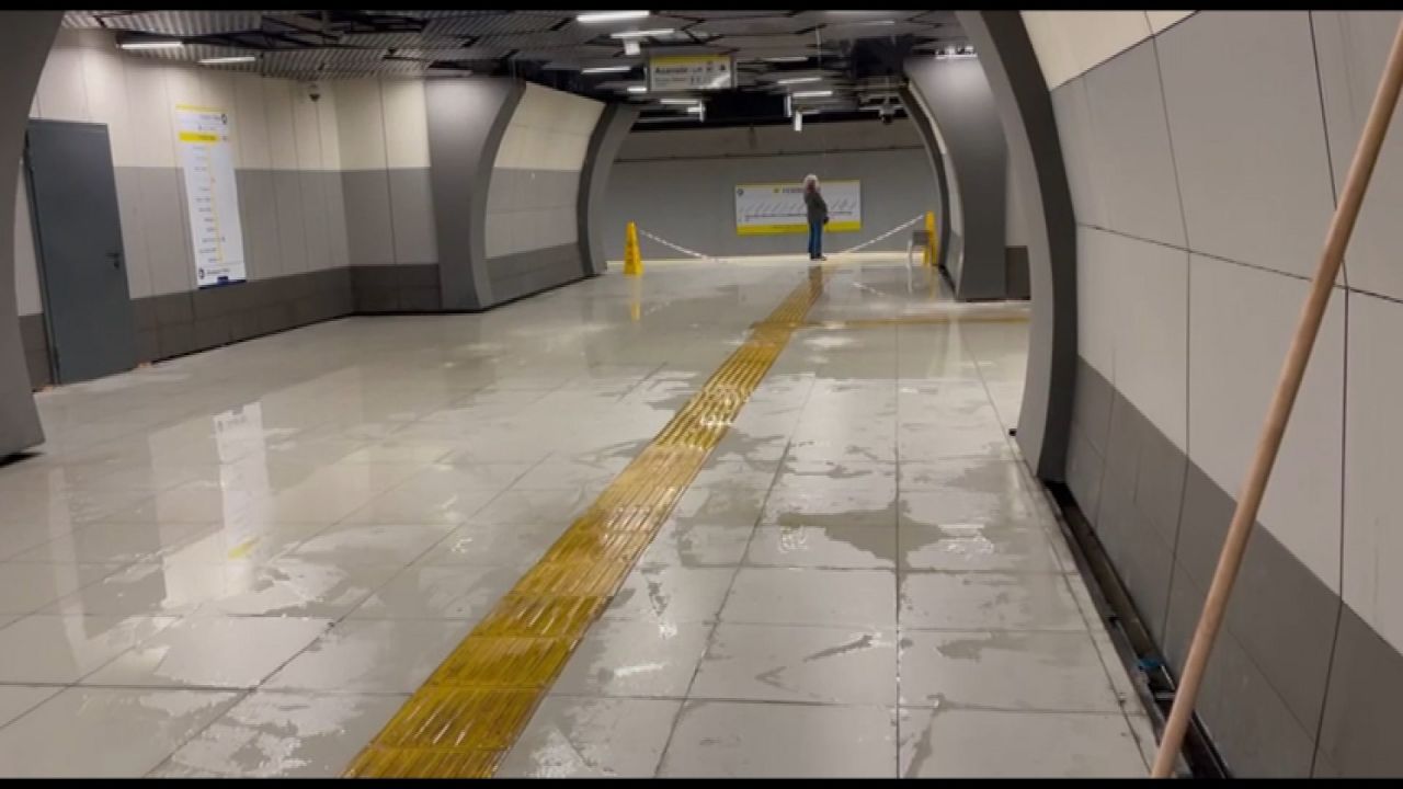 Yenibosna Metro İstasyonu'nu su bastı 6