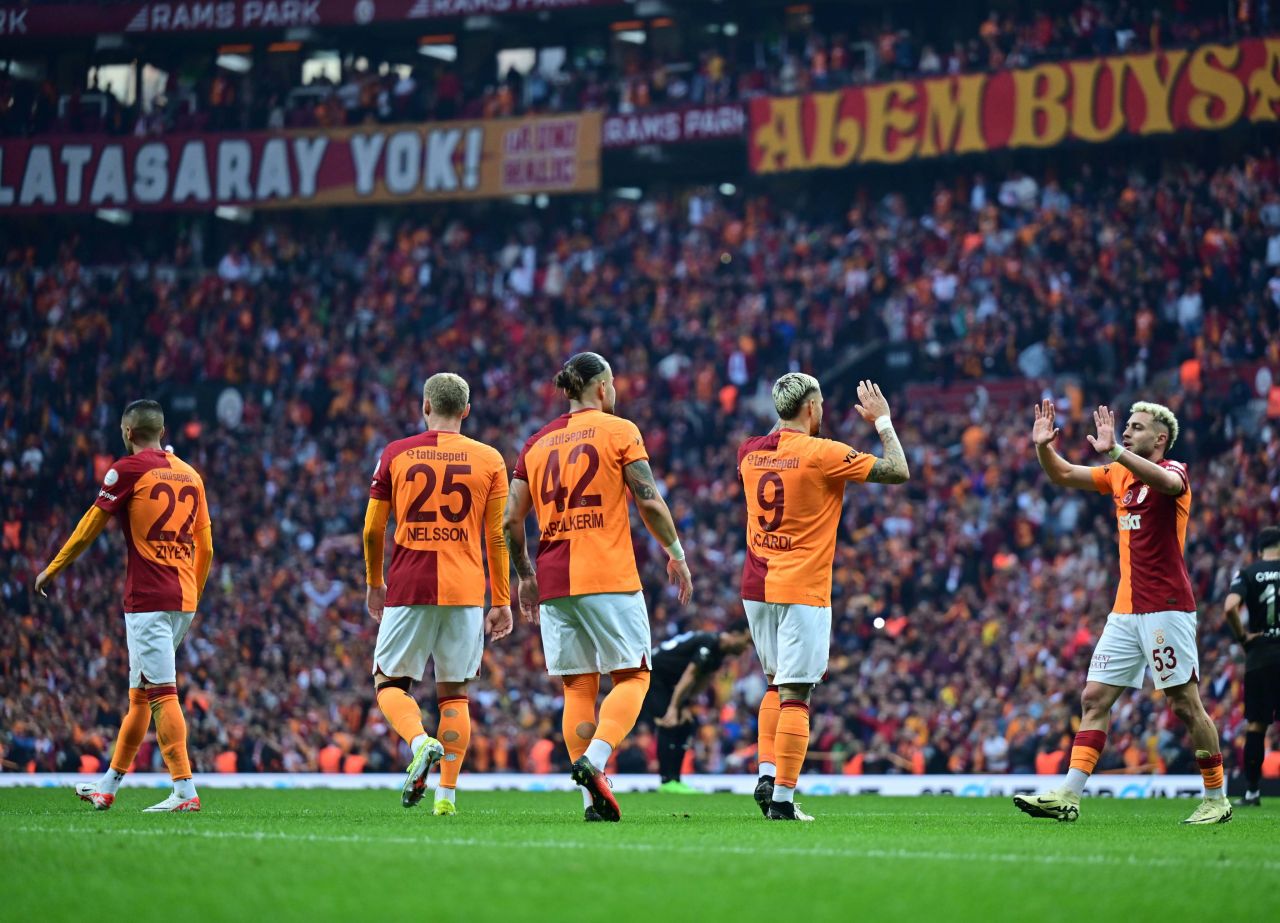 Levent Tüzemen'den Okan Buruk'a Hakim Ziyech tepkisi! Taraftarın sevgilisi olan yıldız oyuncu için olay yaratan tepki: "Hocam bir daha asla ilk 11'de başlatma" 6