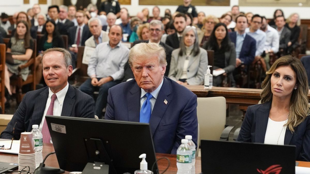 Donald Trump seçimlere hile karıştırmakla suçlandı! 'Basit bir sahtekarlıktı' 1