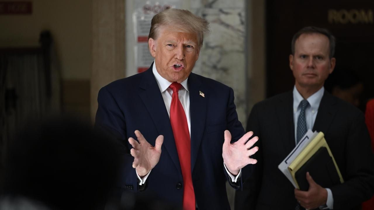 Donald Trump seçimlere hile karıştırmakla suçlandı! 'Basit bir sahtekarlıktı' 10