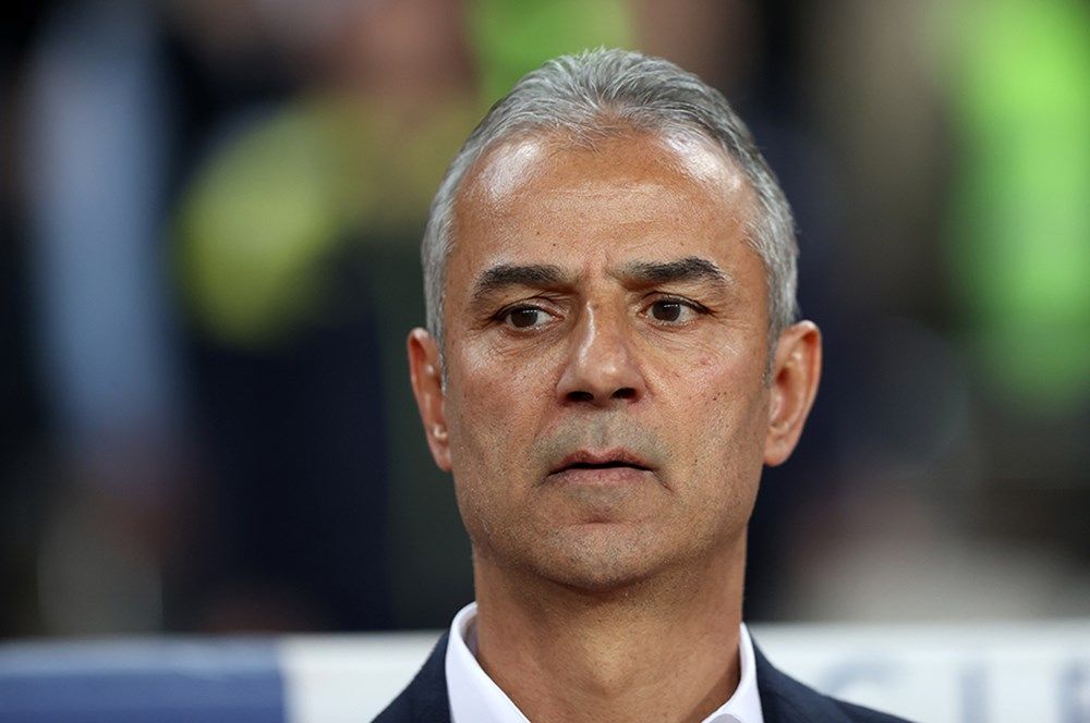 “Ali Koç tarihin en kötü Fenerbahçe başkanı olarak anılmaya aday! Kaçan tüm kupalar hem İsmail Kartal'a hem de yönetime yazar! Ali Başkan arkasına bakmadan bırakıp gitmeli” 4
