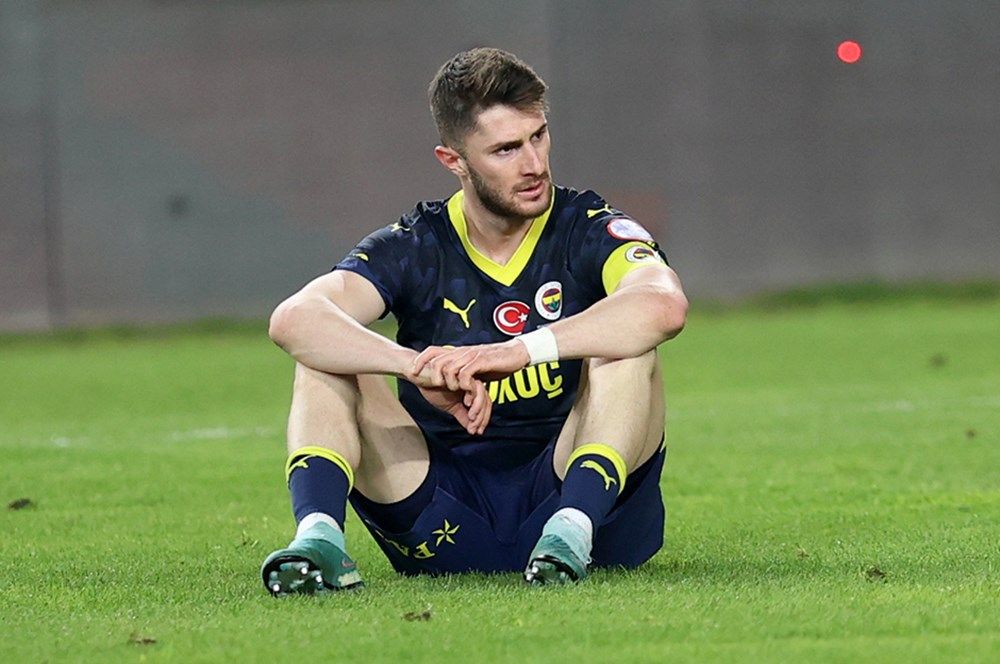 Fenerbahçe'ye bir darbe de İsmail Yüksek'ten geldi! 20 milyon euroluk transfer: Fransızlar duyurdu, sezon sonu takıma veda ediyor... 1