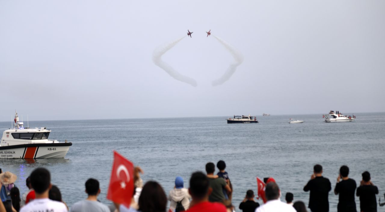 Türk Yıldızları'ndan nefes kesen gösteri 12