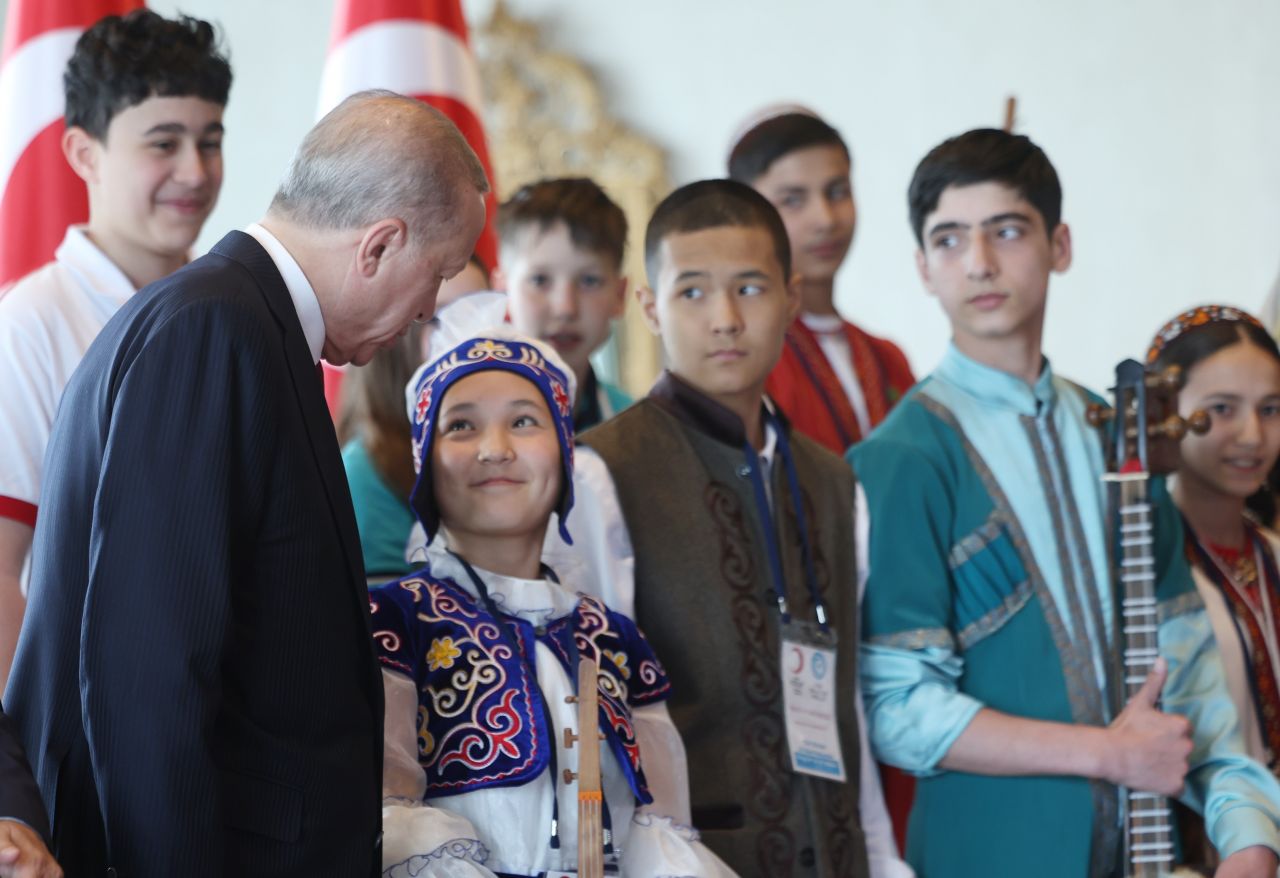 Cumhurbaşkanı Erdoğan Türk dünyası çocuklarıyla buluştu 1