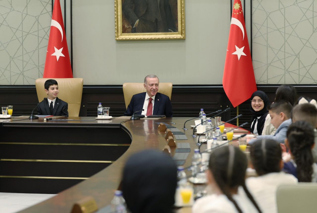 Cumhurbaşkanı Erdoğan Türk dünyası çocuklarıyla buluştu 4