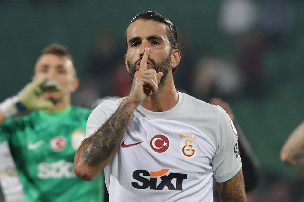 Galatasaray'da şok gerçek ortaya çıktı! Meğer yıldız oyuncu hala kadro dışıymış: Sözleşmesinde yer alan detaylar herkesi aydınlattı 10