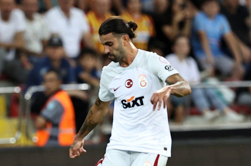 Galatasaray'da şok gerçek ortaya çıktı! Meğer yıldız oyuncu hala kadro dışıymış: Sözleşmesinde yer alan detaylar herkesi aydınlattı 2