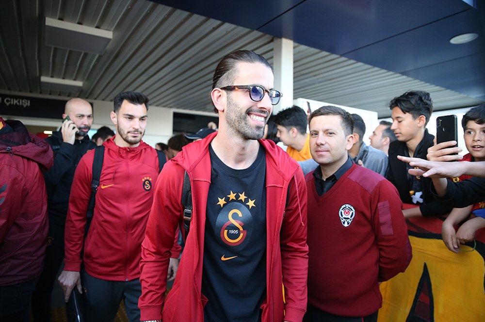 Galatasaray'da şok gerçek ortaya çıktı! Meğer yıldız oyuncu hala kadro dışıymış: Sözleşmesinde yer alan detaylar herkesi aydınlattı 6
