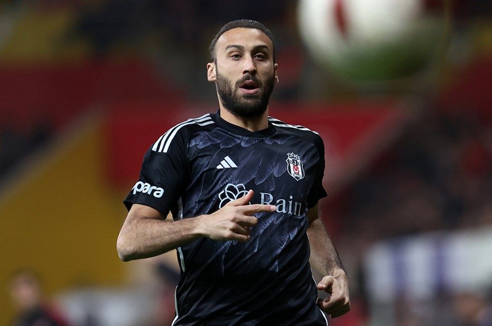 Beşiktaş'ta Başkan Hasan Arat'ın sabrı sonunda taştı! Kabus gibi geçen sezonun faturası iki yıldıza çıktı: Sezon sonu 2 isimle de yollar ayrılmasına karar verildi 5