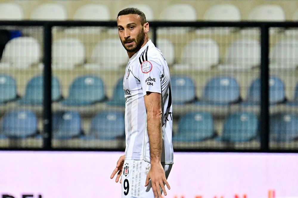 Beşiktaş'ta Başkan Hasan Arat'ın sabrı sonunda taştı! Kabus gibi geçen sezonun faturası iki yıldıza çıktı: Sezon sonu 2 isimle de yollar ayrılmasına karar verildi 6