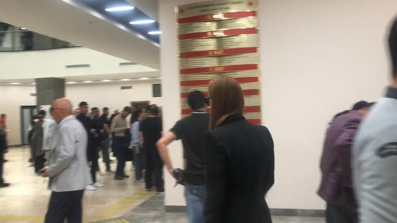 Banu Parlak'ın güzellik merkezinin kurşunlanması davası görülmeye başlandı! Polat çifti hakim karşısına çıktı: Dilan Polat gözyaşlarına boğuldu 6