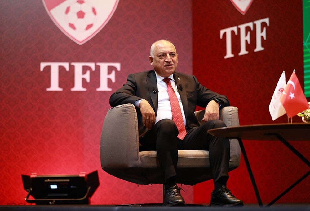 Mehmet Büyükekşi'den flaş Ali Koç açıklaması! İlk kez konuştu: "Spor Bakanımızın yanında U19 tehdidinde bulundu" 1