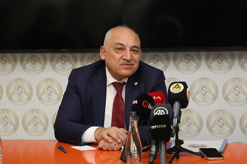 Mehmet Büyükekşi'den flaş Ali Koç açıklaması! İlk kez konuştu: "Spor Bakanımızın yanında U19 tehdidinde bulundu" 2