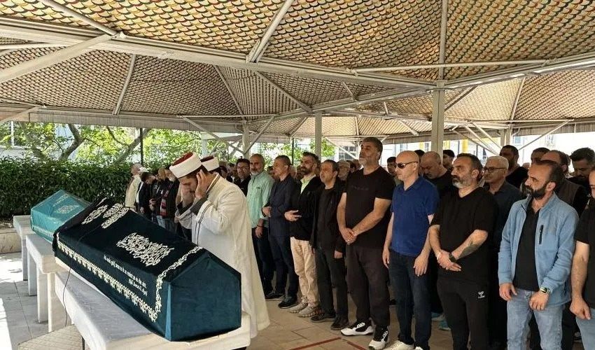 Rezidansta korkunç cinayet! Öldürülen kadın ünlü şarkıcı Yalın’ın kuzeni çıktı 3