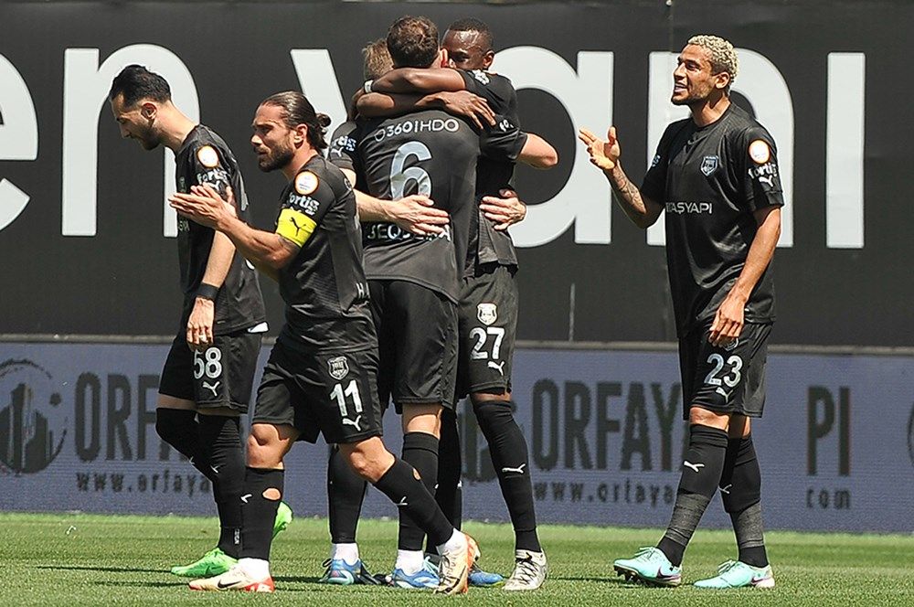 Galatasaray Süper Lig'i 102 puanla şampiyon tamamlayacak! Ünlü site ligin sonundaki puan durumunu açıkladı: İşte ilk 5 sıra ve küme düşecek takımlar 11