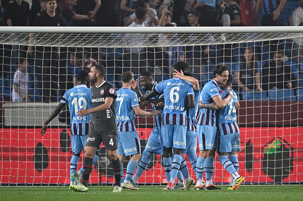 Galatasaray Süper Lig'i 102 puanla şampiyon tamamlayacak! Ünlü site ligin sonundaki puan durumunu açıkladı: İşte ilk 5 sıra ve küme düşecek takımlar 5
