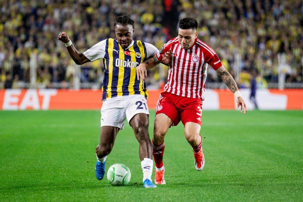 Fenerbahçe'de ilk ayrılık gerçekleşti! Bright Osayi Samuel Premier Lig'e gidiyor: Kasaya girecek para belli oldu! 500 bin euroya gelmişti... 6