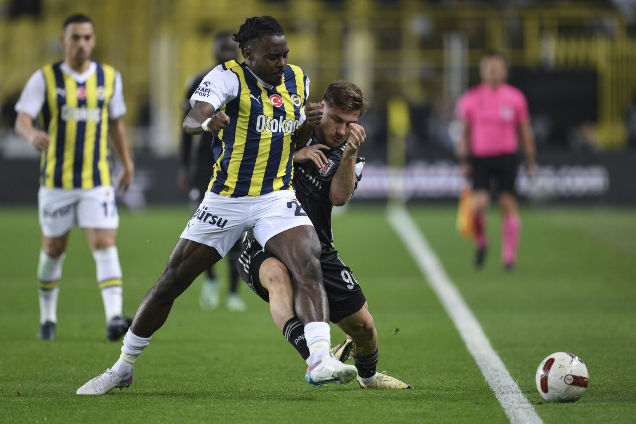 Fenerbahçe'de ilk ayrılık gerçekleşti! Bright Osayi Samuel Premier Lig'e gidiyor: Kasaya girecek para belli oldu! 500 bin euroya gelmişti... 4