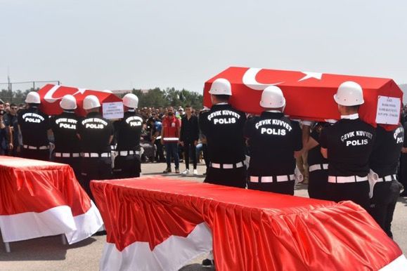 Adıyaman'daki polis cinneti sonrası şehit düşen polisler için tören düzenlendi 2