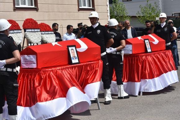 Adıyaman'daki polis cinneti sonrası şehit düşen polisler için tören düzenlendi 3