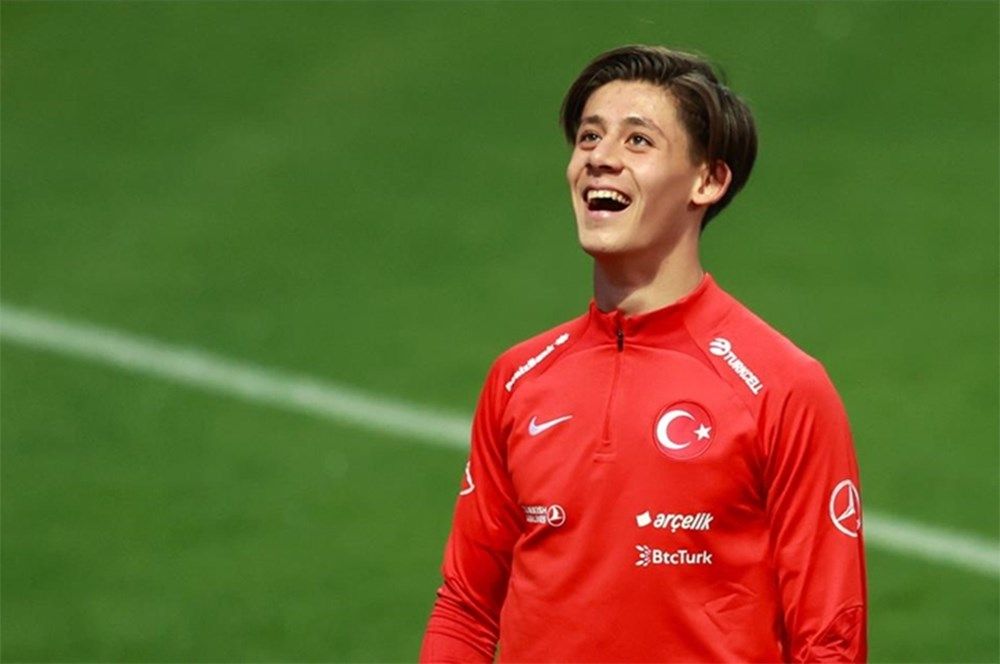 Kenan Yıldız listenin en başında! İşte 76 milyon euroluk A Milli Takım ilk 11'i! Türkiye'nin geleceği onlara emanet: Genç yıldızlardan kurulu takımımız kupalara ambargo koyabilir... 10