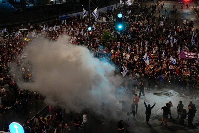 Tel Aviv’de Gazze’deki esirlerin aileleri ve destekçileri sokağa indi 2