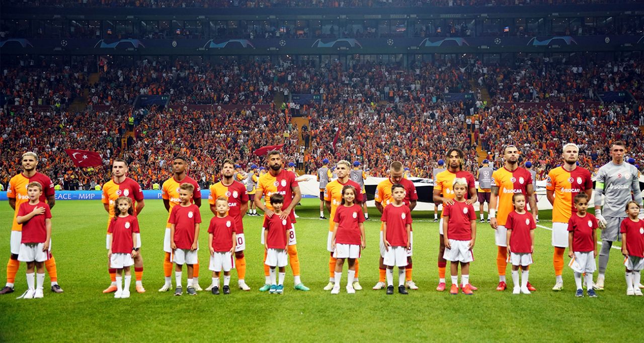 Galatasaray'da tam 10 ayrılık! İşte kalacak ve gidecek futbolcular 3