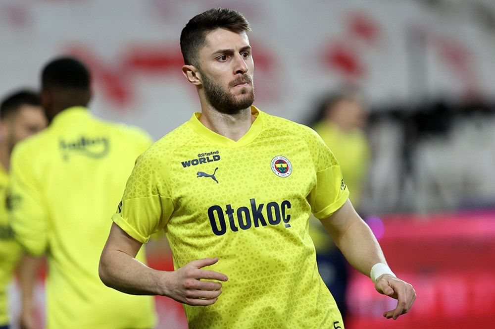 Ali Koç'tan bir rekor satış daha geliyor! Fenerbahçe'nin kasasına tam 40 milyon euro girecek: Vedat Muriqi'nin rekorunu kıracak transfer bombası 3