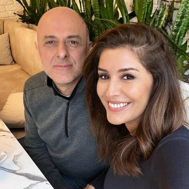 Serap Belovacıklı ile İzmir Milletvekili Ümit Özlale'nin evleneceği söylenmişti! Ünlü spiker sessizliğini bozdu! İlk poz geldi 3