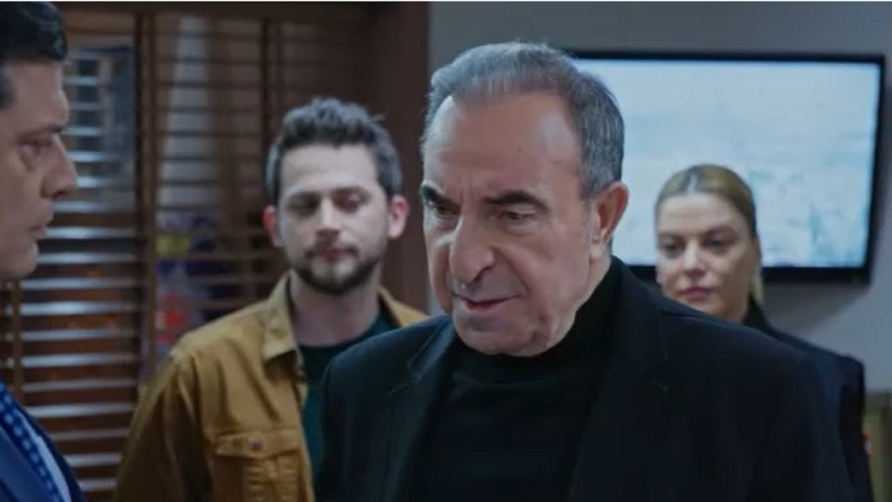 Arka Sokaklar dizisinde kahkaya boğulacağınız Hüsnü Mesut sahneleri bölüme damga vurdu! Sosyal medya o anları konuşuyor... 3