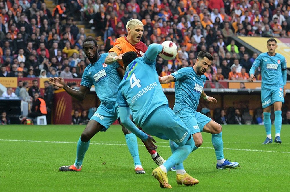 Galatasaray 6 golle kazandı, eski hakemler tartışmalı pozisyonları yorumladı! 6