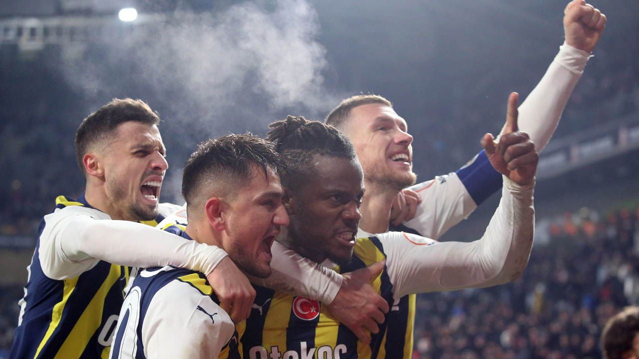 Sosyal medya bu açıklamayla yıkılıyor! Tüm Fenerbahçelileri umutlandırdı: "Fenerbahçe bir mucize gerçekleştirerek Galatasaray'ı geçip şampiyon olacak" 8