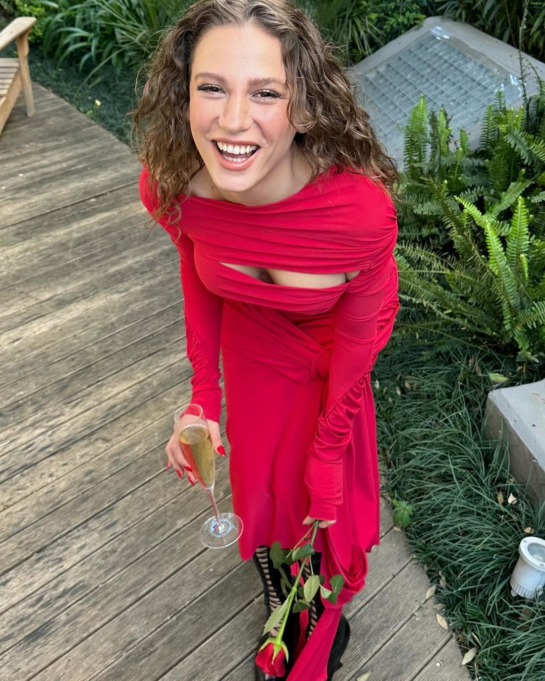 Mert Demir ile aşk yaşayan Serenay Sarıkaya, o soruyu duyunca sinirlendi! 2