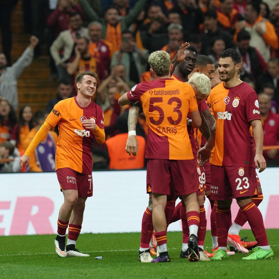 Galatasaray'da yeni sezonun ilk transferi belli oldu! 1