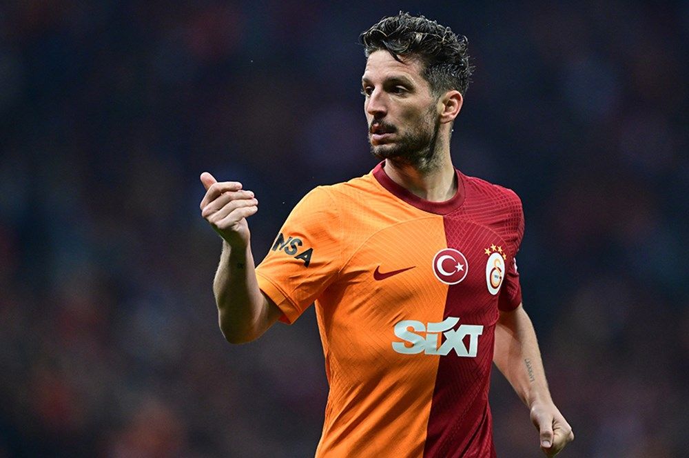 Dries Mertens, Michy Batshuayi ve Cenk Tosun da bu listede! İşte Süper Lig'de sezon sonu serbest kalacak yıldız oyuncular: Bu futbolcular bedava... 14
