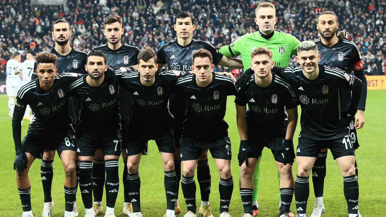 Ve Hasan Arat yumruğunu masaya vurdu, yıldız oyuncuların Beşiktaş kariyerini bitirmek için harekete geçti! 11 futbolcu sezon sonu takımdan gönderilecek… 3