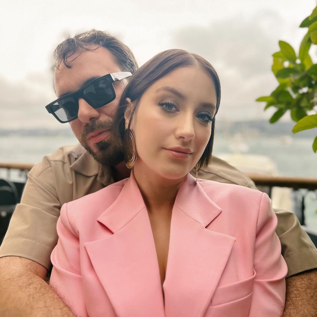 Hazal Kaya'nın yeni imajı sosyal medyayı salladı 7