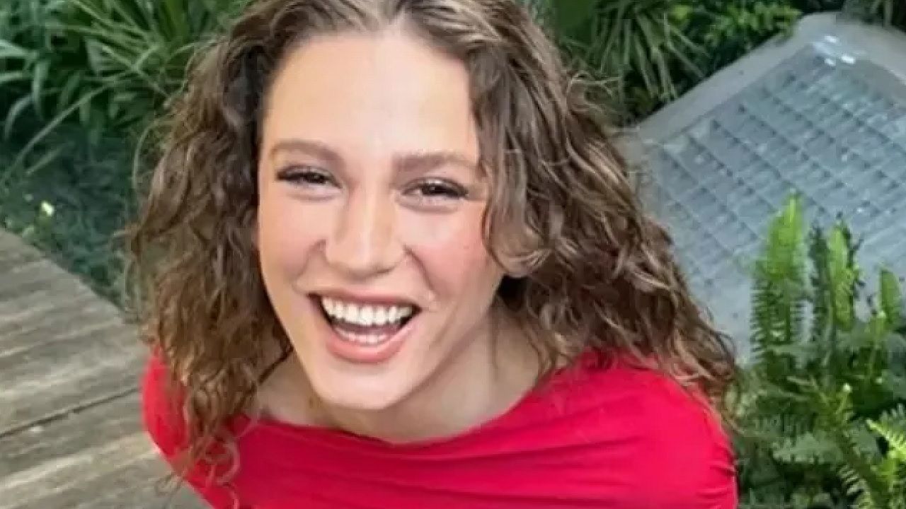 Ünlü oyuncu Serenay Sarıkaya'nın annesi aşk hayatı ile gündemdeydi! İşte ünlü ismin merak edilen babası... 1
