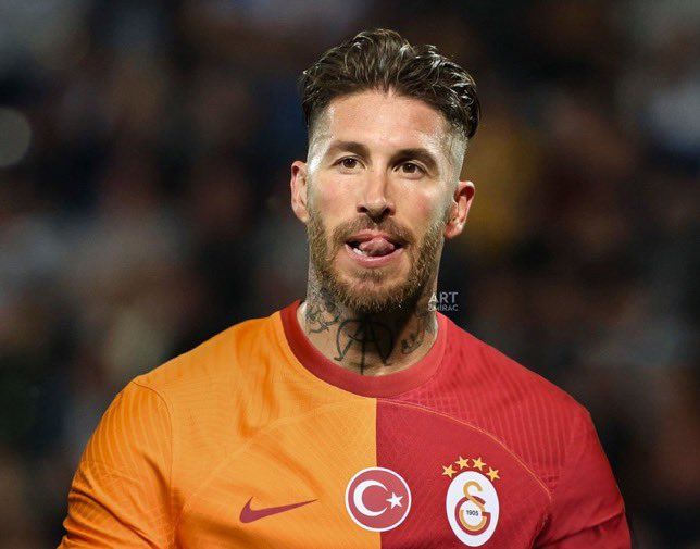 Davinson Sanchez ve Victor Nelsson Galatasaray’dan ayrılıyor! Yönetim teklifi kabul etti: 40 milyon euro bonservis gelecek! Cimbom yılın transfer bombasını dünyaca ünlü yıldızı getirerek patlatacak… 15